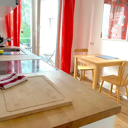 Apartment In / Mit Allem Drum Und Dran