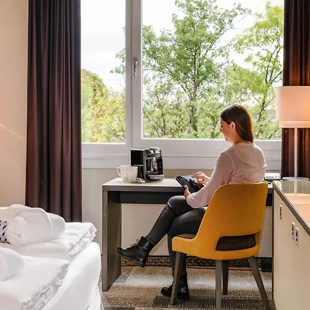 Hotel Mercure West 4*