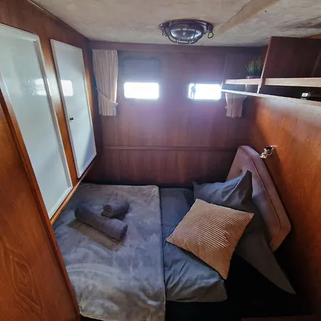 Botel Fantasie Boot