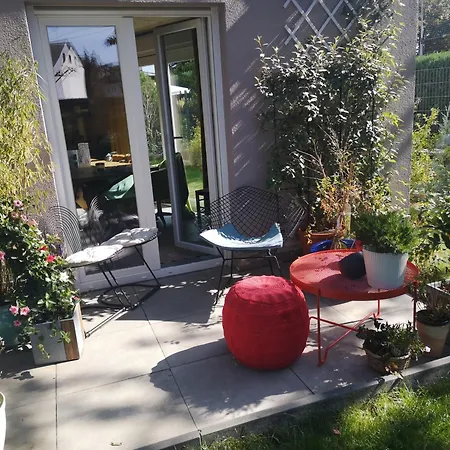 Modernes Haus Nahe Zentrum- Mindestens 6 Naechte Holiday home