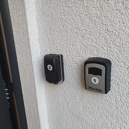Zwei Schicke Mit Parkplatz Appartamento Colonia