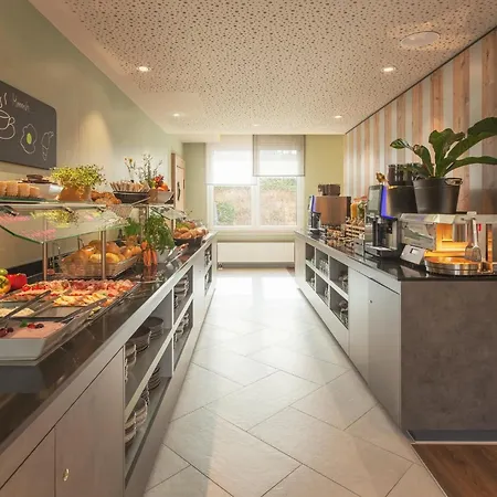 - The Niu, Mill Muelheim, An Ihg Hotel Köln