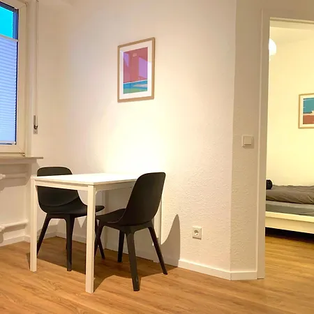 Apartment In / Mit Allem Drum Und Dran *