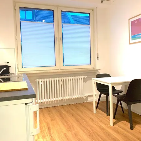 In / Mit Allem Drum Und Dran Apartment Cologne