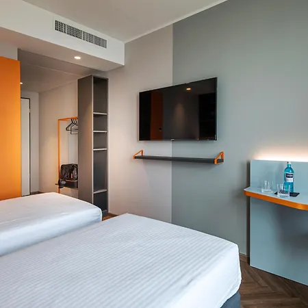 Hotel Loginn Airport Köln