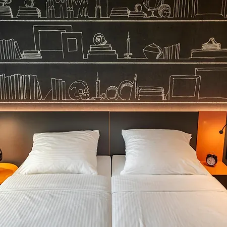 Otel Loginn Airport