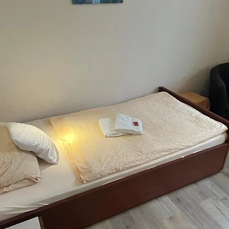 Haus Schwan 3* Κολωνία