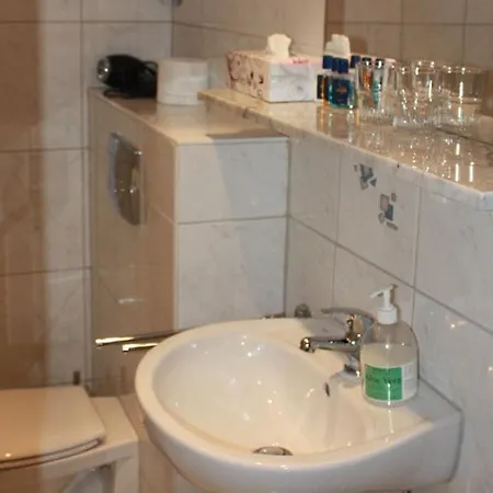 Hotel Roemerhafen 3*