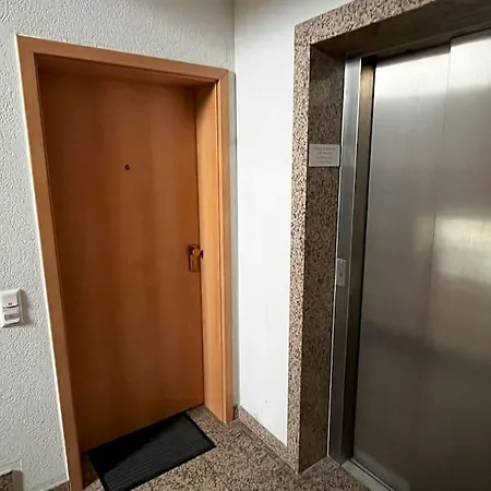 Aparment In Popular Neighborhood Apartment *