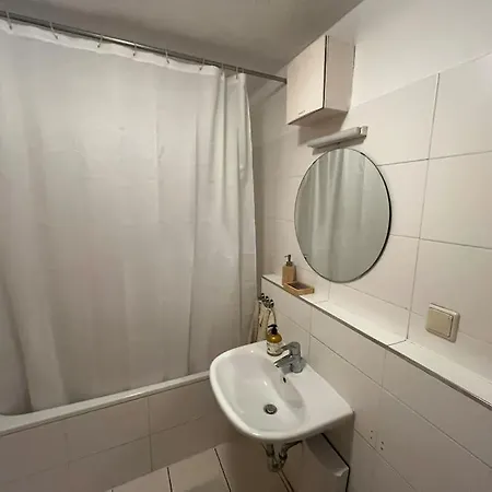 Aparment In Popular Neighborhood Apartment *