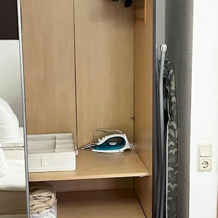 Apartment Aparment In Popular Neighborhood *