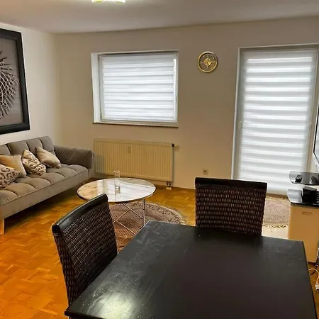 Aparment In Popular Neighborhood Apartment *