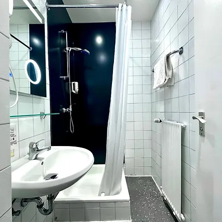 Alt Deutz City-messe-arena Kontaktloser Self Check-in Hotel 2*