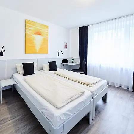 Alt Deutz City-messe-arena Hotel 2*