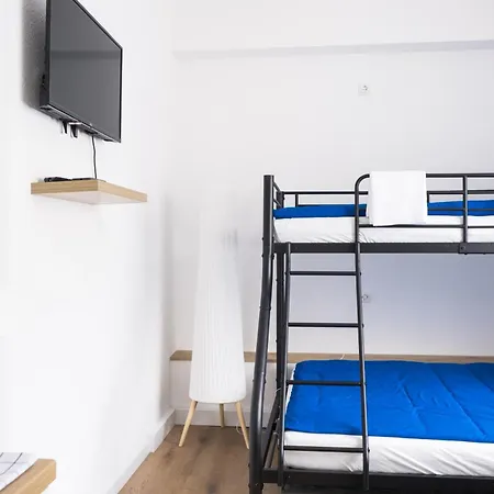 Maru Living C9 Hostel *