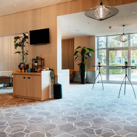 Hotel Leonardo Royal - Am Stadtwald 4*