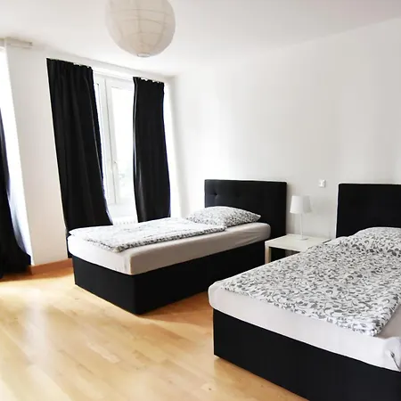 Apartment Dorya Am Ring Cologne