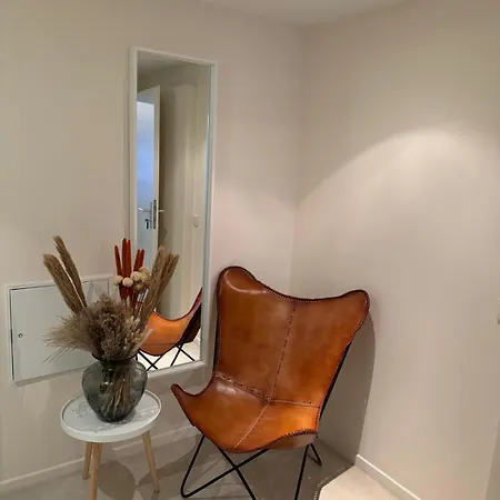 Moderne In Zollstock Apartment *