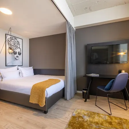 Ehrenfeld 4*