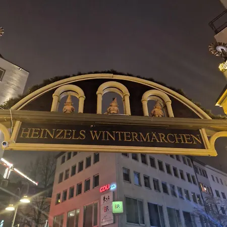 Apartment Zentrale Lage In Der Naehe Von Der Uni ,neumarkt Und Messe Nur 5 Stationen Cologne