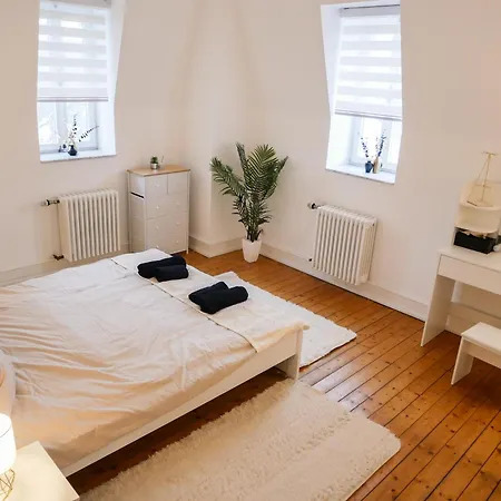 Aurelia Apartment *