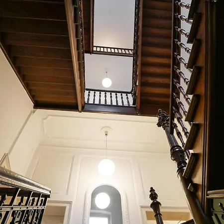 Aurelia Apartment