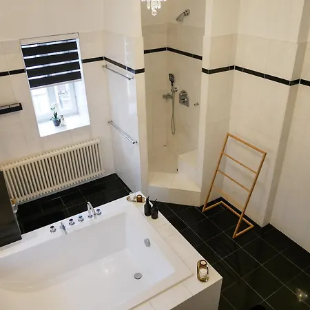 Aurelia Apartment