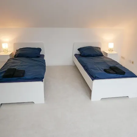 Aurelia Apartment *