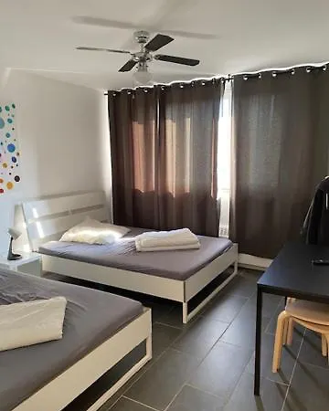 Cologne Hostel *