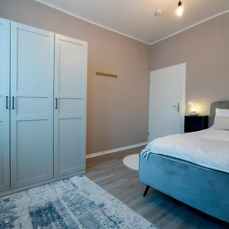 Queens Peak Apartment