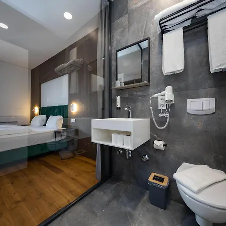B-chill Hotel 4*