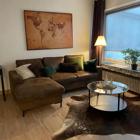 Iii Apartment *