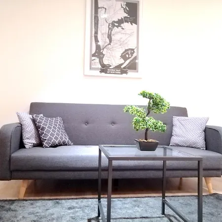 Apartment Schoene 3-zimmer-wohnung In Koeln-brueck Mit Eigenem Parkplatz *