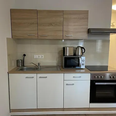Aparment In Popular Neighborhood Apartment