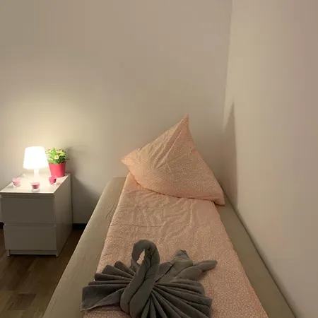 Aparment In Popular Neighborhood Apartment *