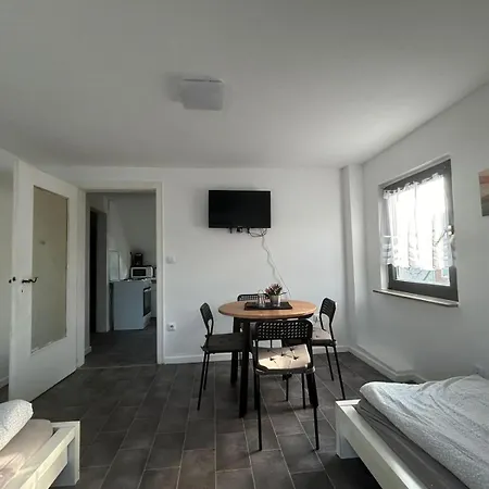 Apartment Dachgeschosswohnung In Poll