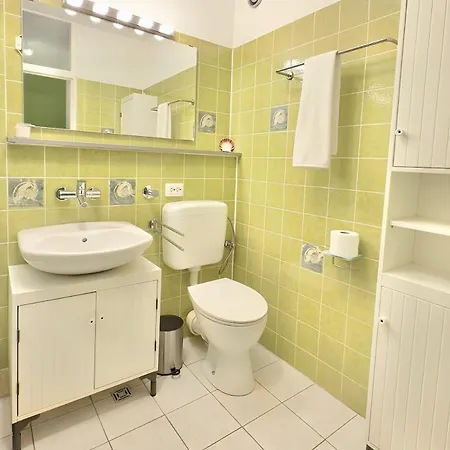 Modern Two-bedroom With Balcony In شقة