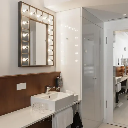 Hotel Ruby Ella 4*