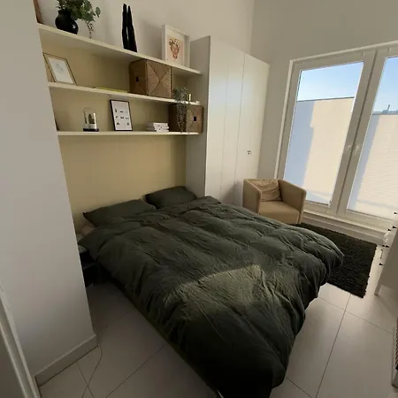 Homestay Nahe Messe - Privates Gaestezimmer Mit Bad In Einer *
