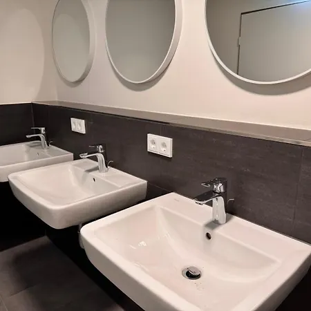Mc Monti Nord Homestay Cologne