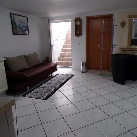 J.e. Apartment