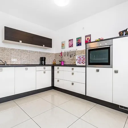 Rath Apartment *