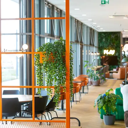 Otel Loginn Airport