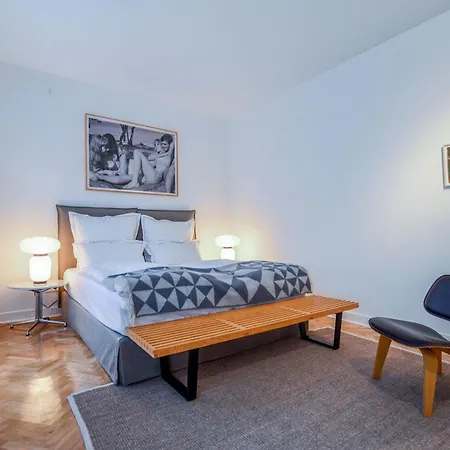 Apartment Design Am Roemerturm *