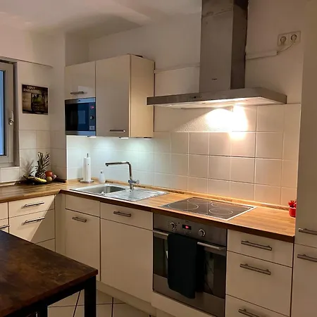 Stylish, Cosy Flat Close To Center Apartment *