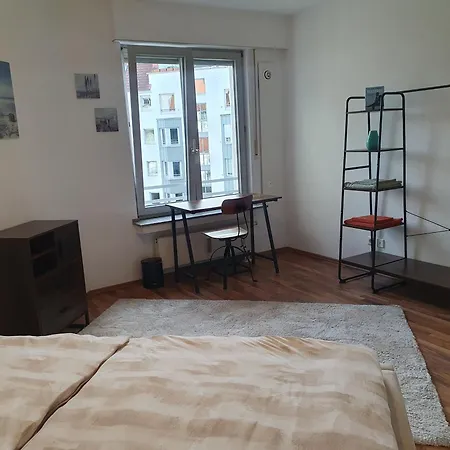 Stylish, Cosy Flat Close To Center