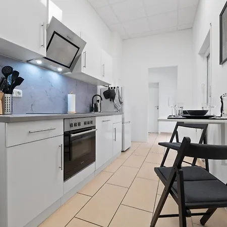 Apartment Gemuetlich Und Zentral, 3km Zum Flughafen Koeln-bonn Cologne
