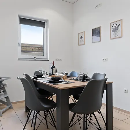 Apartment Gemuetlich Und Zentral, 3km Zum Flughafen Koeln-bonn Cologne
