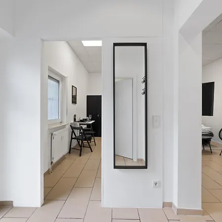 Gemuetlich Und Zentral, 3km Zum Flughafen Koeln-bonn Apartment Cologne