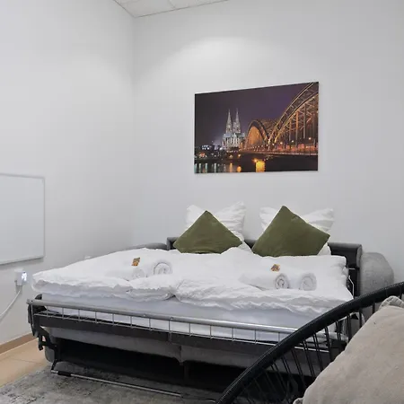 Gemuetlich Und Zentral, 3km Zum Flughafen Koeln-bonn Apartment *